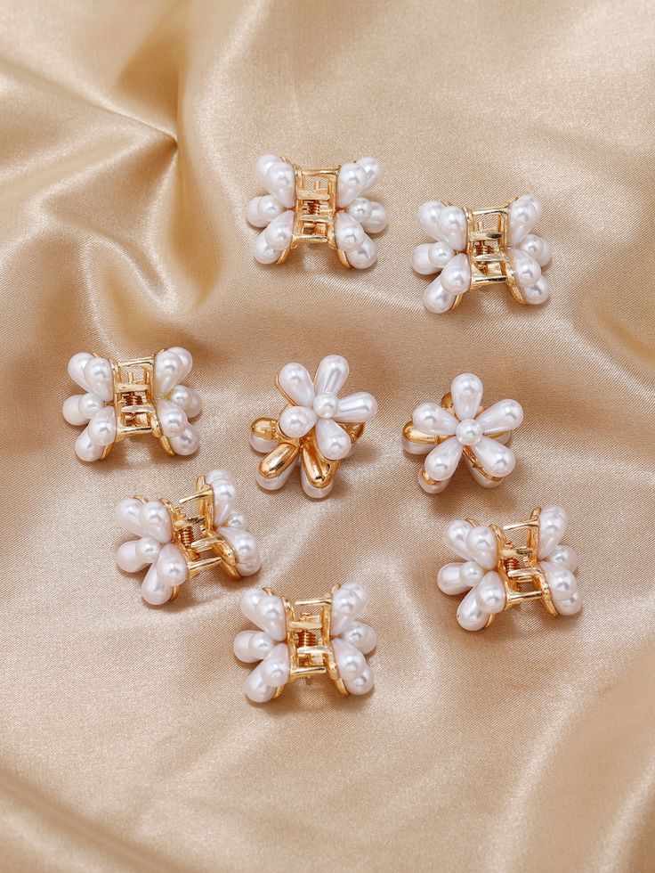 Pearl Flower clip
