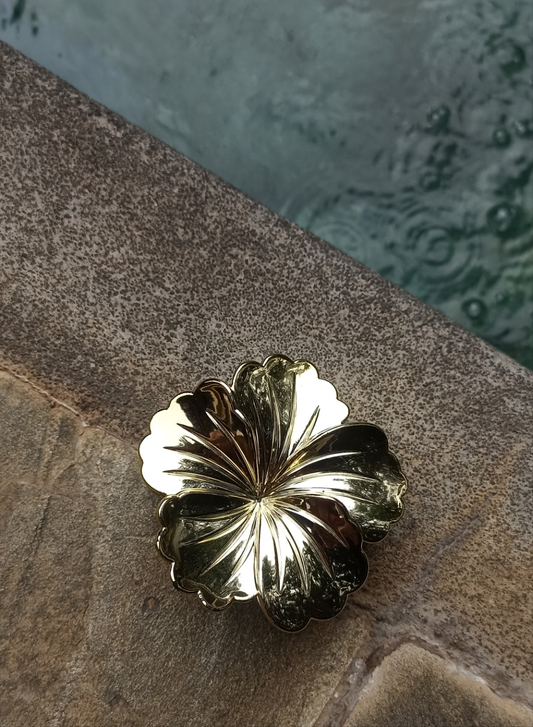 Hibiscus Gold Claw Clip