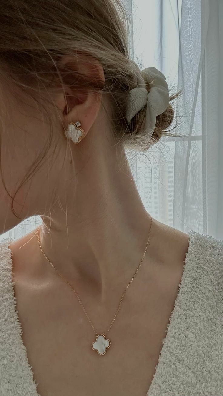 Clover Necklace