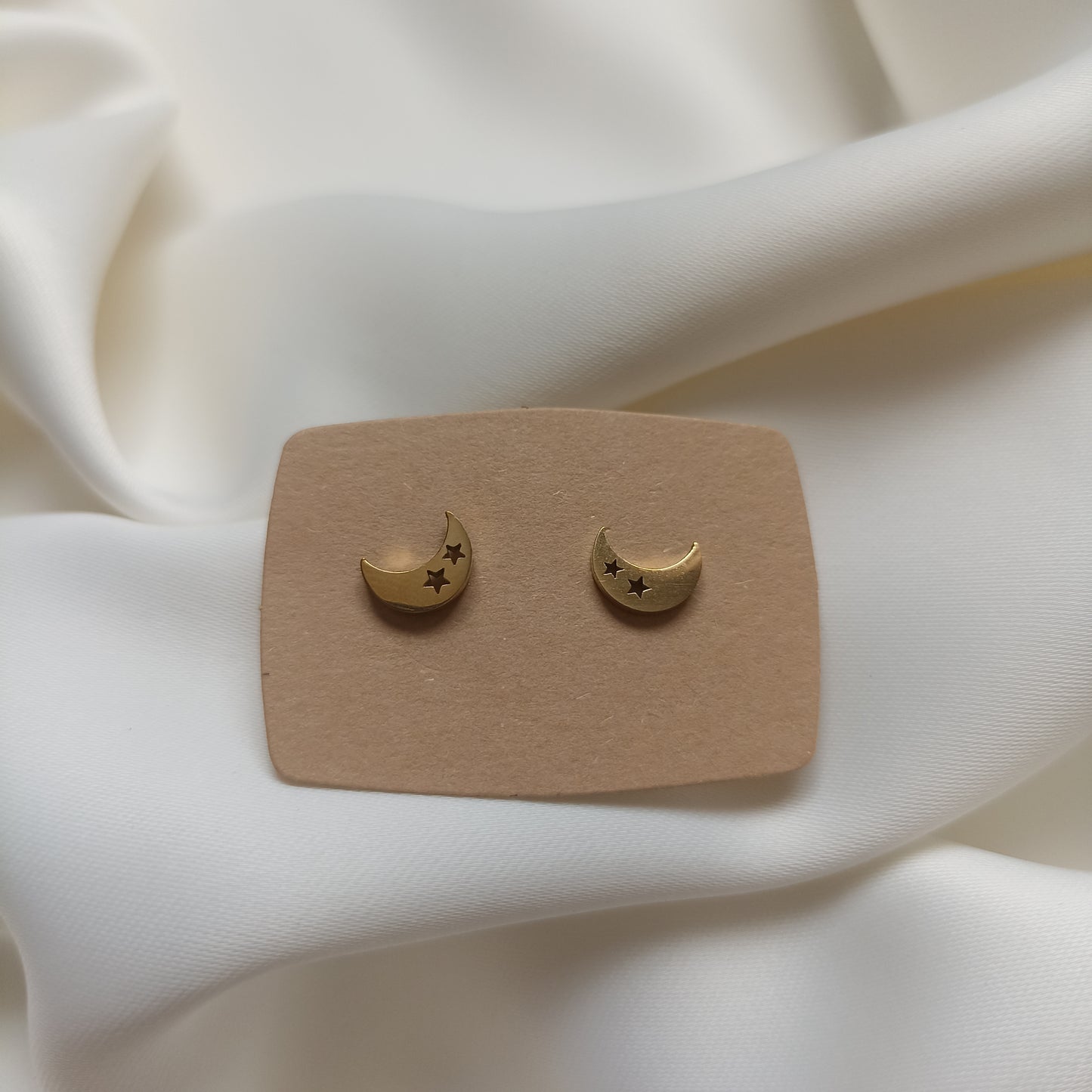 Stud Earrings ✨